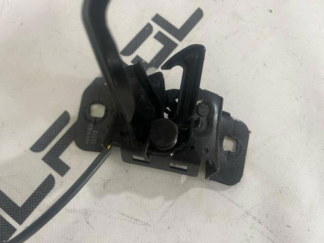 Запор капота (замок і привід замка капота) 42692630 GM