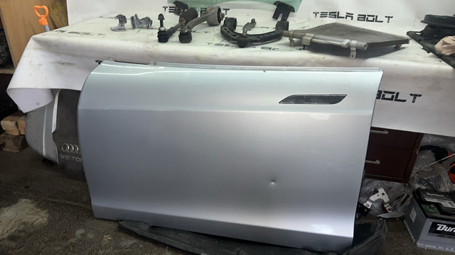 Дверь передня ліва 6006662E0H TESLA