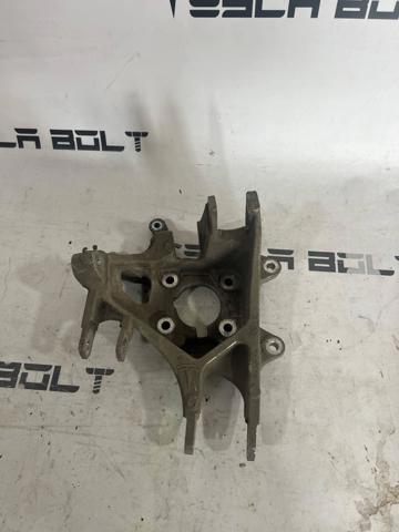 Кулак поворотний правий 600702400B TESLA
