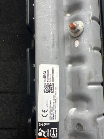 Подушка Айрбег водія захисту колін 85105993 GM