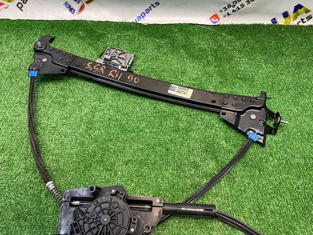 Склопідйомник передньої правої двері 600665100E TESLA