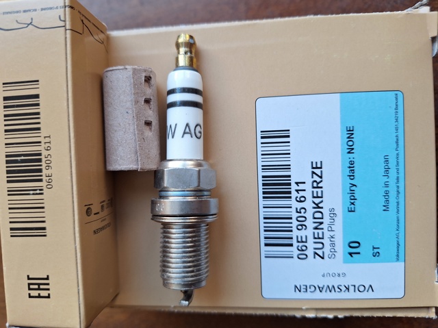 Свічки запалювання 101905631F VAG