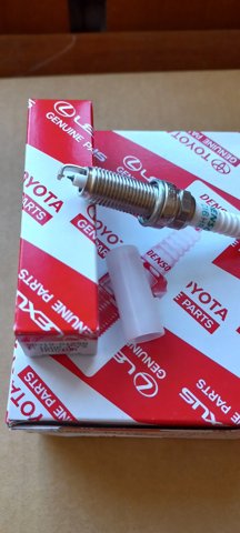 Свічки запалювання 9091901298 TOYOTA