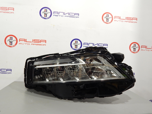 Фара передня права 260106RR0D NISSAN