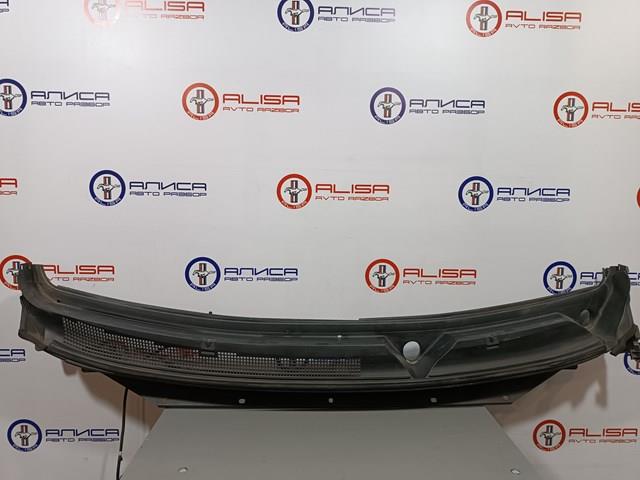 Водостік лобового скла, жабо 668629NA0A NISSAN