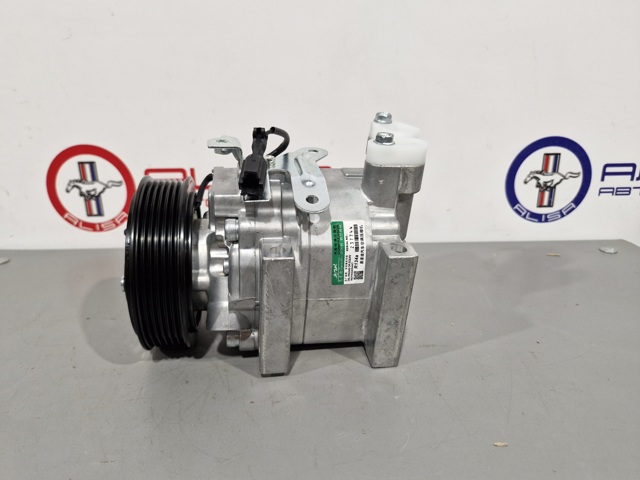 Компресор кондиціонера 73111SC020 SUBARU