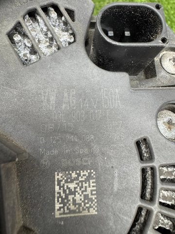 Генератор автомобільний 03L903017E VAG