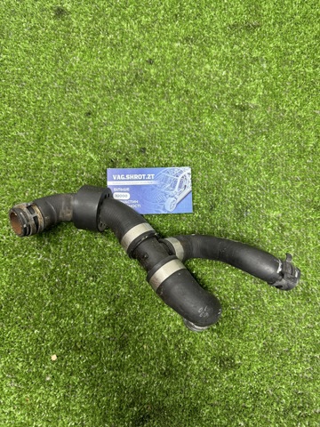 Патрубок системи охолодження 04L122073B VAG