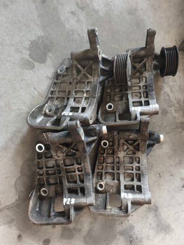 Кронштейн кріплення генератора 059903143AJ VAG