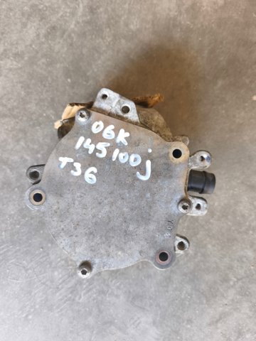 Насос вакуумний 06K145100J VAG