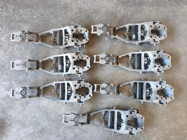 Тримач зовнішньої ручки дверей, задніх правих 1Z0839886A VAG