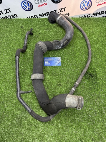 Шланг/патрубок радіатора охолодження, верхній 4L0121101 VAG