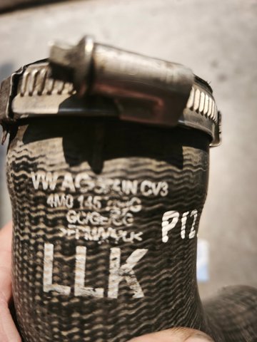 Трубка, що нагнітається 4M0145709G VAG
