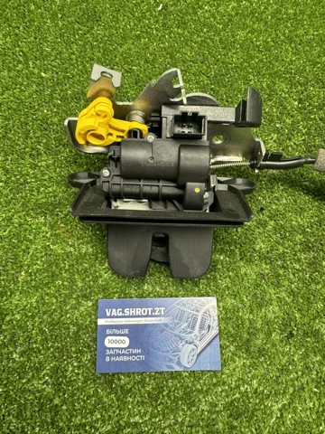 Замок кришки багажника / задніх 3/5-х дверей 4M0827506D VAG