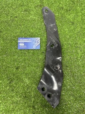 Кронштейн супорта радіатора нижнього 5K0806929B VAG