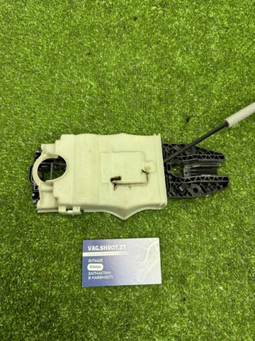 Тримач зовнішньої ручки дверей, передньої правої 5L0837885C VAG