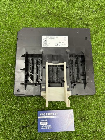 Блок комфорту 5Q0937087AR VAG