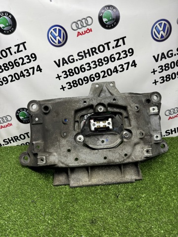 Кріплення трансмісії 8K0399263BH VAG