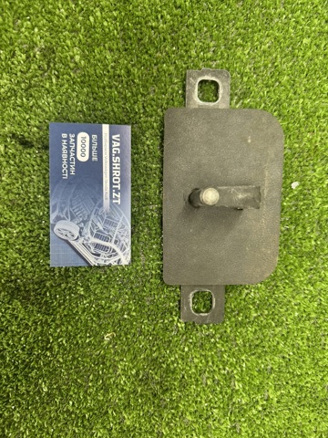 Петля замка кришки багажника 8V0827507B VAG
