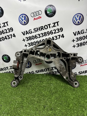 Кріплення коробки передач 8W0399262AD VAG