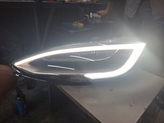 Основна фара в зборі ліва 105357000B Tesla Model