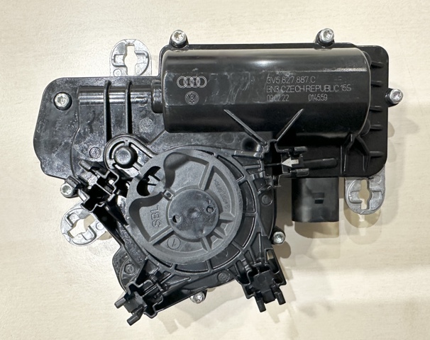 Мотор-привід відкр/закр. замка багажника/двері 3/5-ї 3V5827887C VAG