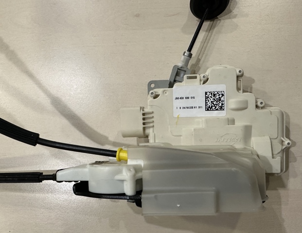 Замок задніх дверей, лівих 4G8839015 VAG