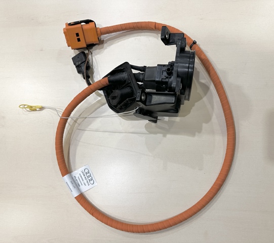 Порт зарядки 4KL971106K VAG