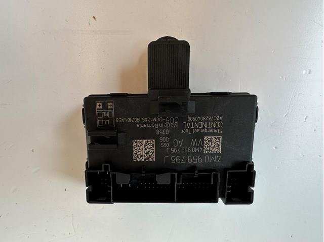 Блок комфорту задніх дверей 4M0959795J VAG