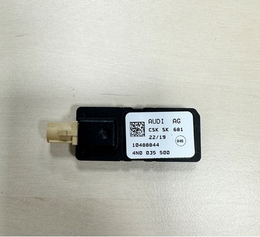 Антена 4N0035500 VAG