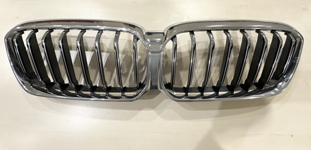 Решітка радіатора 51139464218 BMW