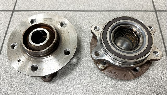 Колеса і маточини 8K0407613B VAG
