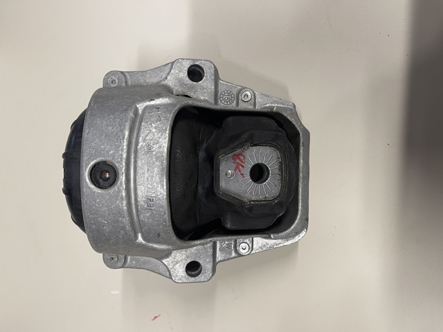 Права подушка мотора 8R0199381AN VAG