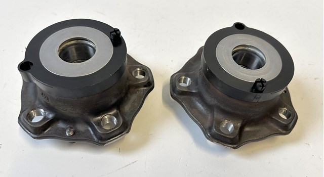 Маточини задніх коліс 8W0501611B VAG