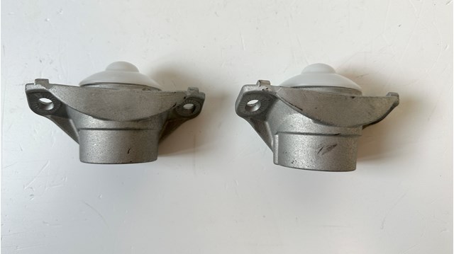 Опора стійки амортизатора заднього 8W0513353 VAG
