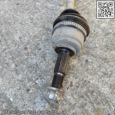 Привід правий 391003NF2A NISSAN