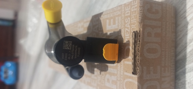 Форсунка паливна 95529324 OPEL