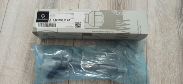 Форсунки електромагнітні A6420701387 MERCEDES