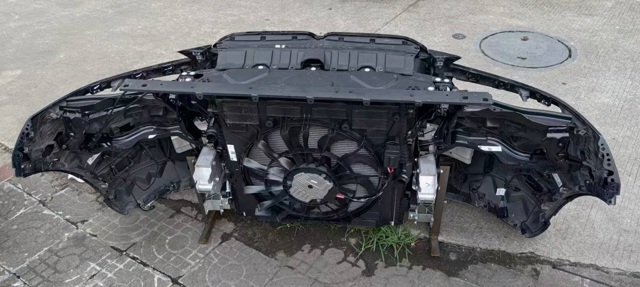 Радіатор охолодження, АКПП 17218642748 BMW