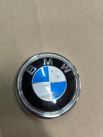 Емблема на кришку багажника, фірм.значок 51147364375 BMW