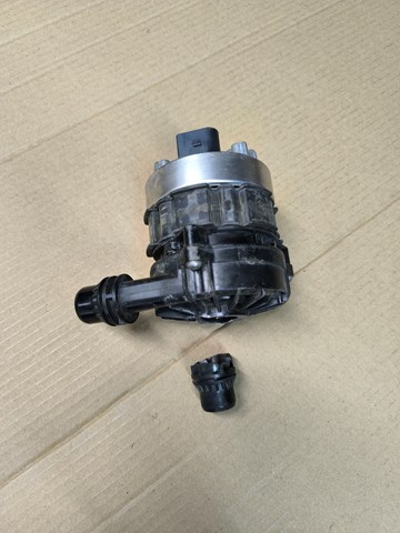 Водяний насос охолодження електро додатковий A0005000801 MERCEDES
