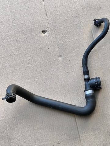 Патрубок системи охолодження A1665008875 MERCEDES