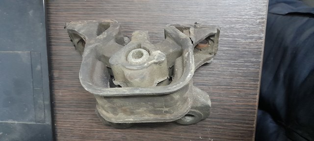 Права подушка мотора 13125208 GM