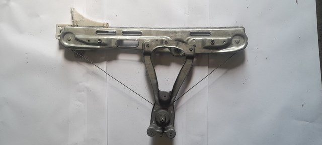 Склопідйомник задніх правих дверей 24451525 GM