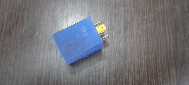 Реле управління склоочисника 90240092 GM