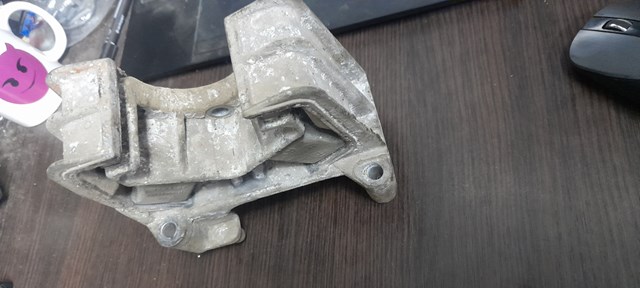 Підвіска КПП 90495514 GM