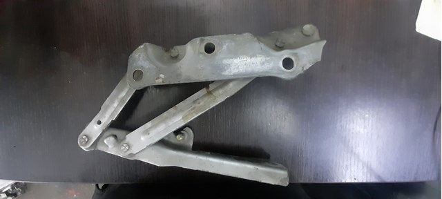 Петля капота, ліва 90508955 GM