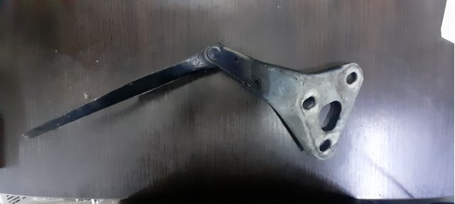 Завіса капота ліва 90579421 GM
