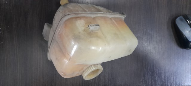 Бачок системи охолодження, розширювальний 9202100 GM