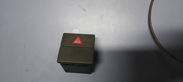 Аварійна кнопка 93332970 GM